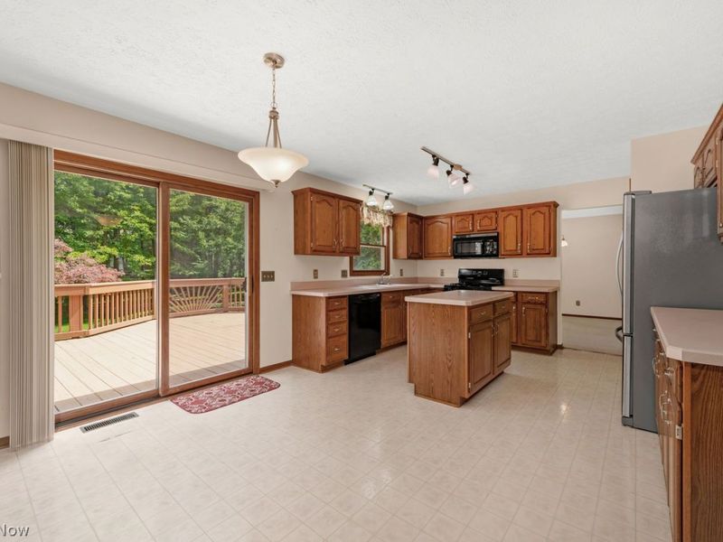 19889 Stoughton Drive, Strongsville, OH 44149 Photo 17
