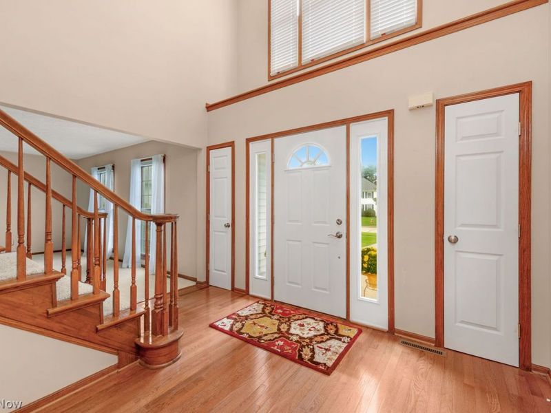 19889 Stoughton Drive, Strongsville, OH 44149 Photo 4