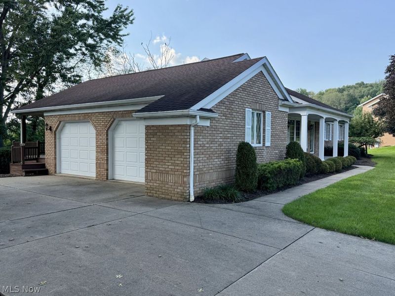 1204 Hilltop Road NW, New Philadelphia, OH 44663 Photo 3
