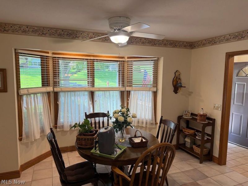 115 Oakmont Drive, Dover, OH 44622 Photo 4