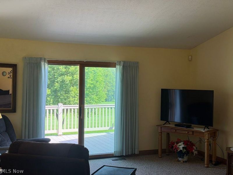 115 Oakmont Drive, Dover, OH 44622 Photo 5