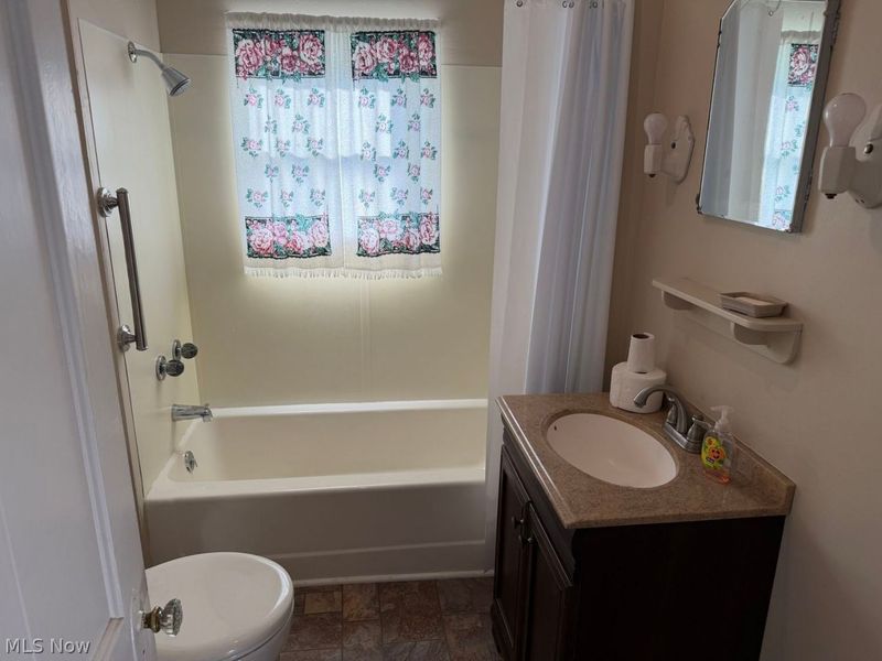 201 W 15th Street, Dover, OH 44622 Photo 5