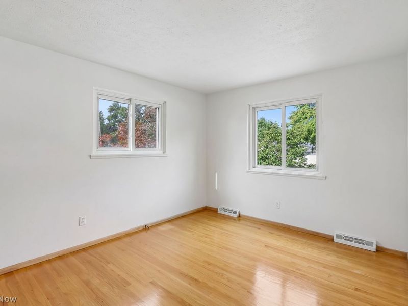 1275 Jackie Lane, Mayfield Heights, OH 44124 Photo 14