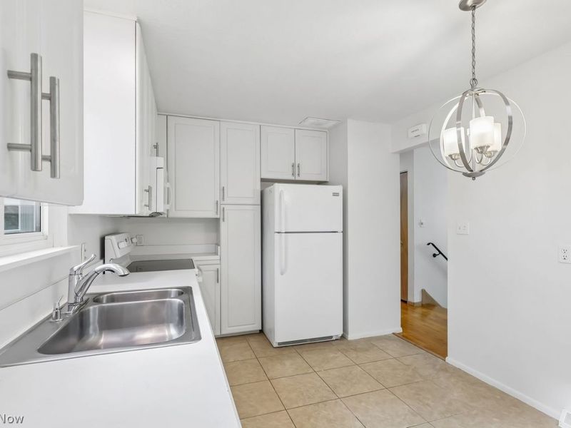 1275 Jackie Lane, Mayfield Heights, OH 44124 Photo 7