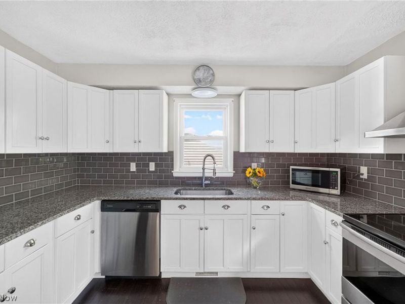27834 Rexford Road, Bay Village, OH 44140 Photo 11