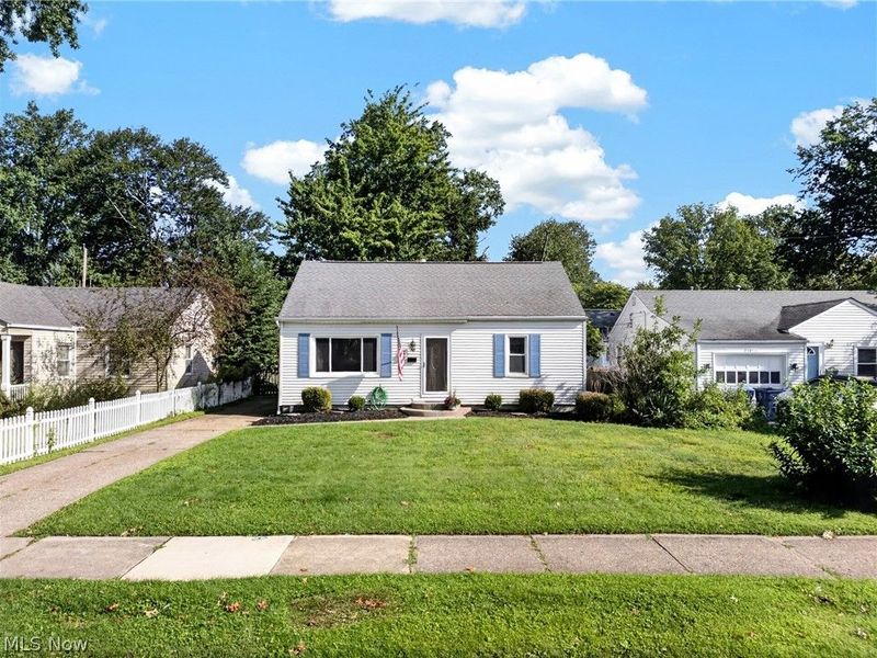 27834 Rexford Road, Bay Village, OH 44140 Photo 2