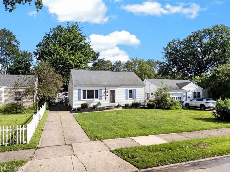 27834 Rexford Road, Bay Village, OH 44140 Photo 3