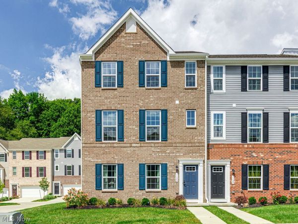 1122 Bean Lane , Akron, OH 44313