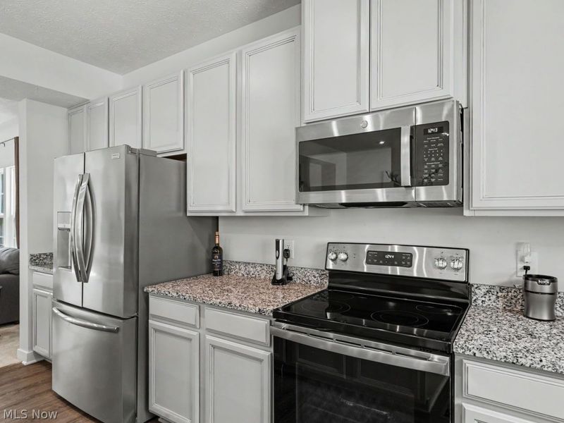 1122 Bean Lane, Akron, OH 44313 Photo 8