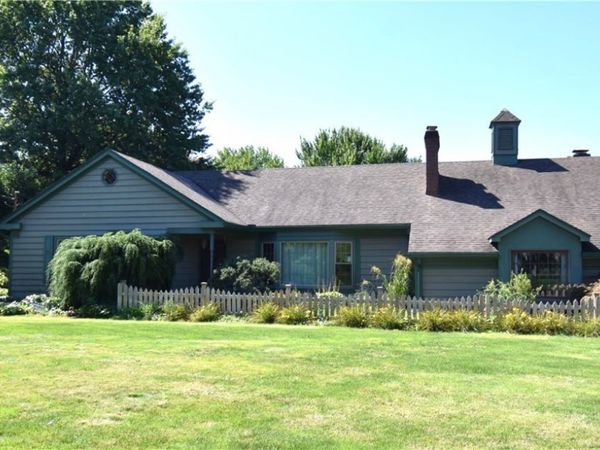 7134 PINE GROVE Drive , Hubbard, OH 44425