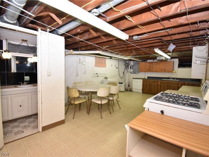 7134 PINE GROVE Drive, Hubbard, OH 44425 Photo 45