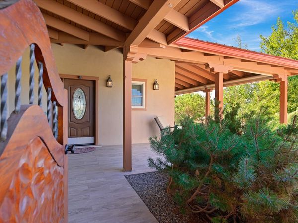 12 Featherbush Court , Santa Fe, NM 87508