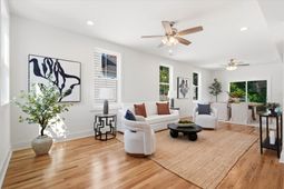 174 Fishburne St  photo 4