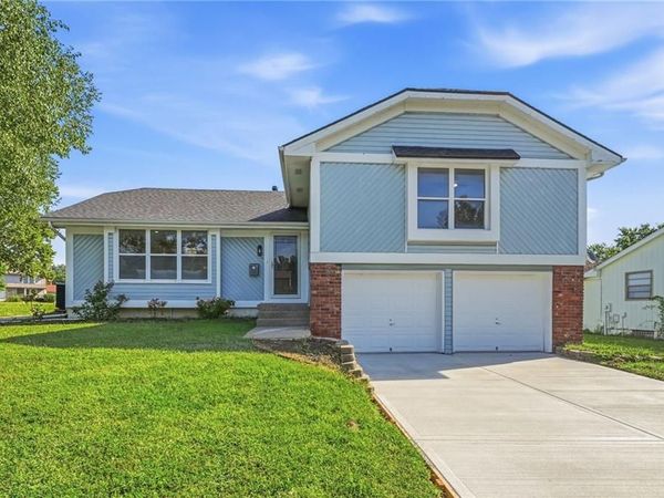 6100 E 140th Place, Grandview, MO 64030