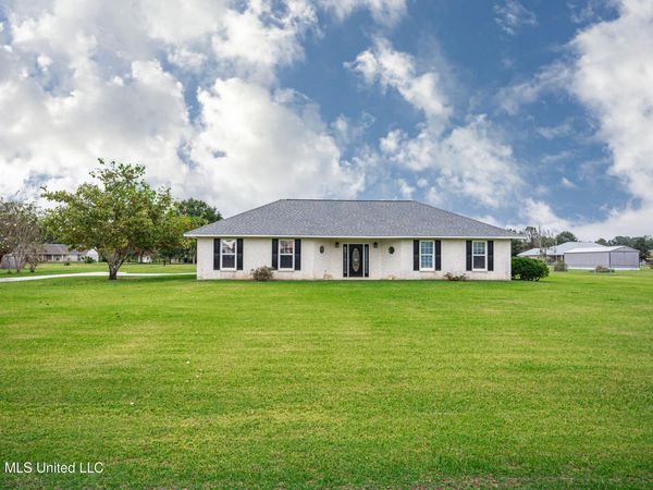 15405 Drake Lane, Biloxi, MS 39532