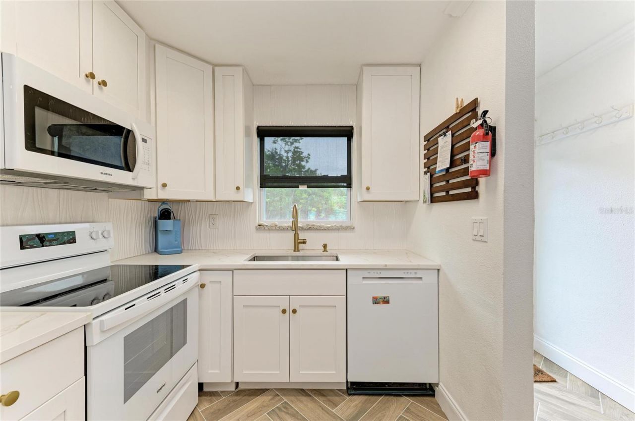 707 Saint Judes Drive S, Unit 1, Longboat Key, FL 34228 Photo