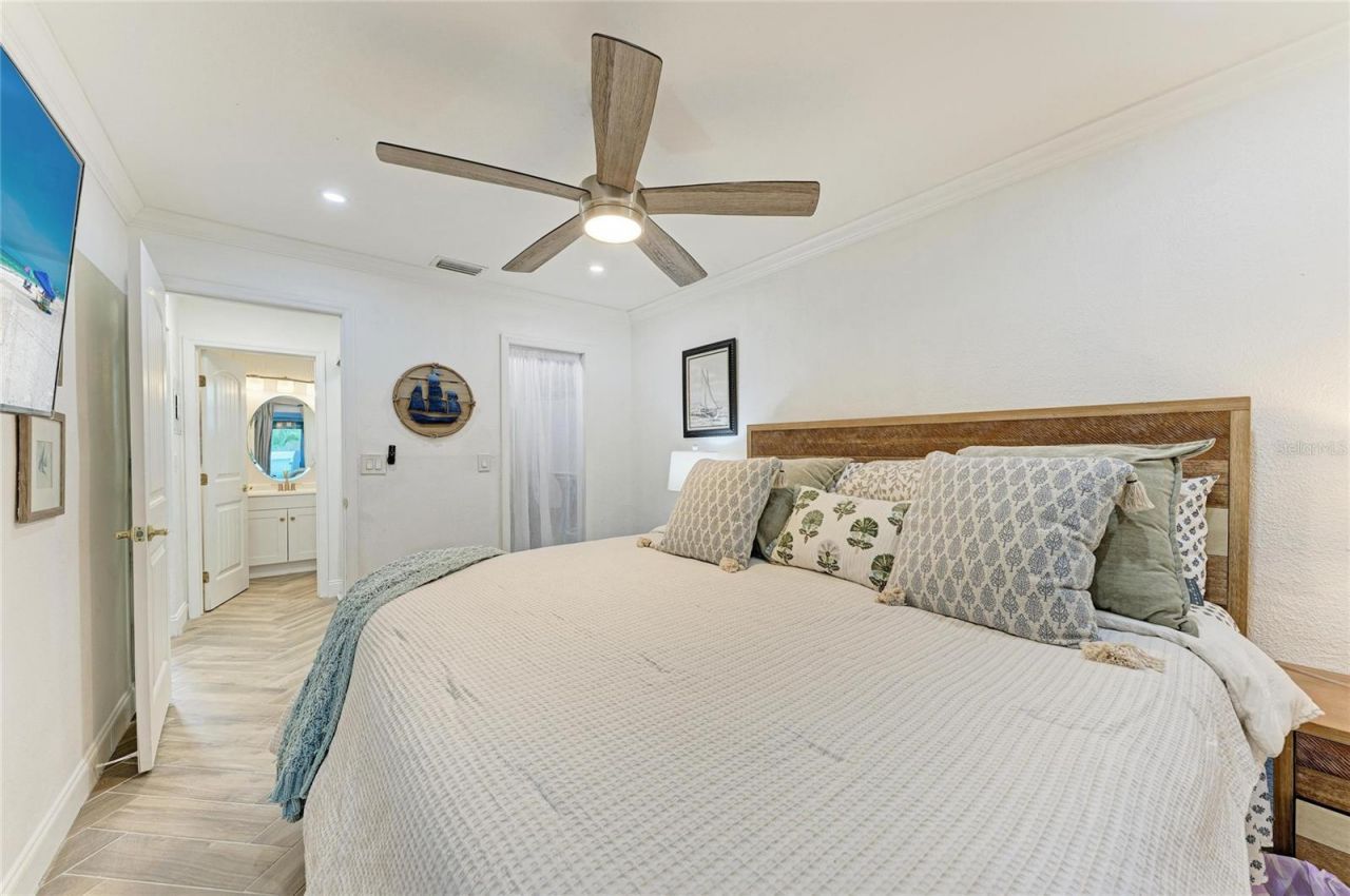 707 Saint Judes Drive S, Unit 1, Longboat Key, FL 34228 Photo
