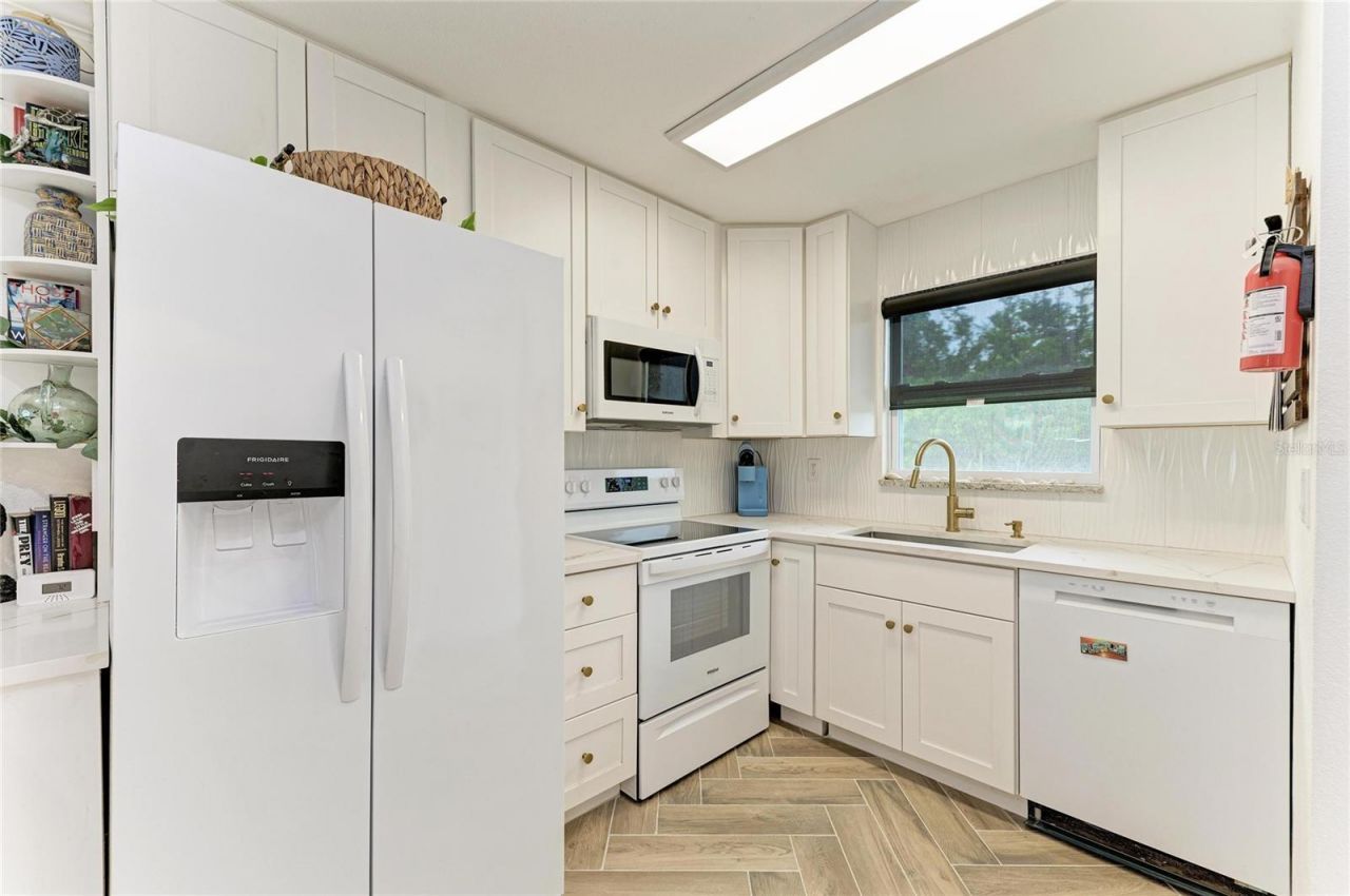 707 Saint Judes Drive S, Unit 1, Longboat Key, FL 34228 Photo