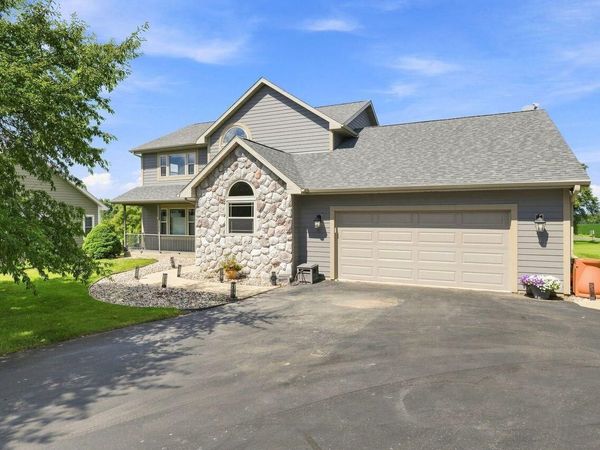 W4604 Pebble DRIVE, Elkhorn, WI 53121