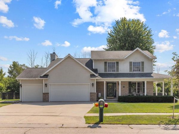 972 HONEYSUCKLE LANE, Fond Du Lac, WI 54935