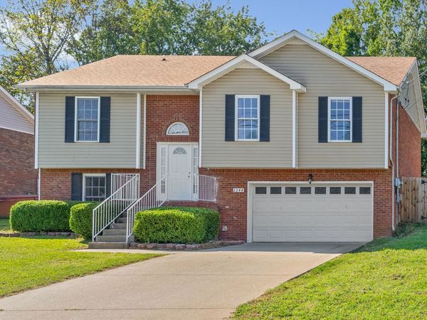 1344 Bluebonnet Dr, Clarksville, TN 37042