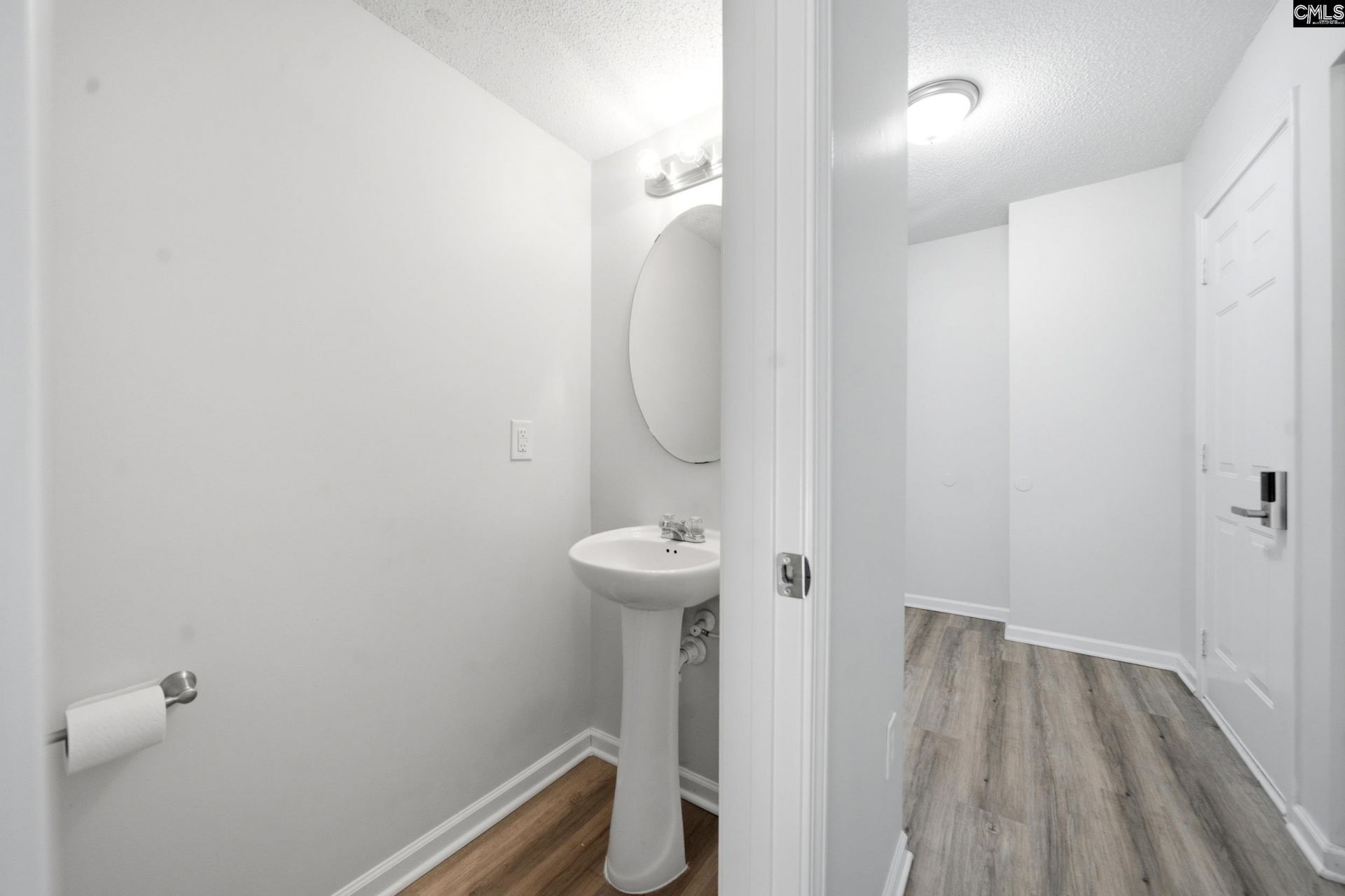 2240 Wilkinson Drive  Photo 7