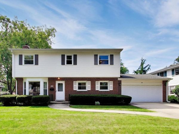 228 S Dwyer Avenue , Arlington Heights, IL 60005