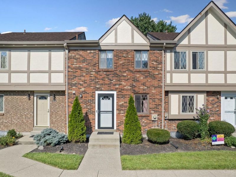 492 Glencoe Court, Mason, OH 45040 Photo 2