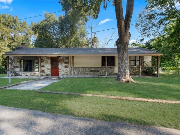 507 W Pine Street , Coweta, OK 74429