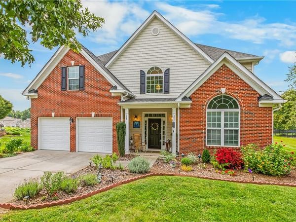 108 Lakepoint Drive, Bermuda Run, NC 27006