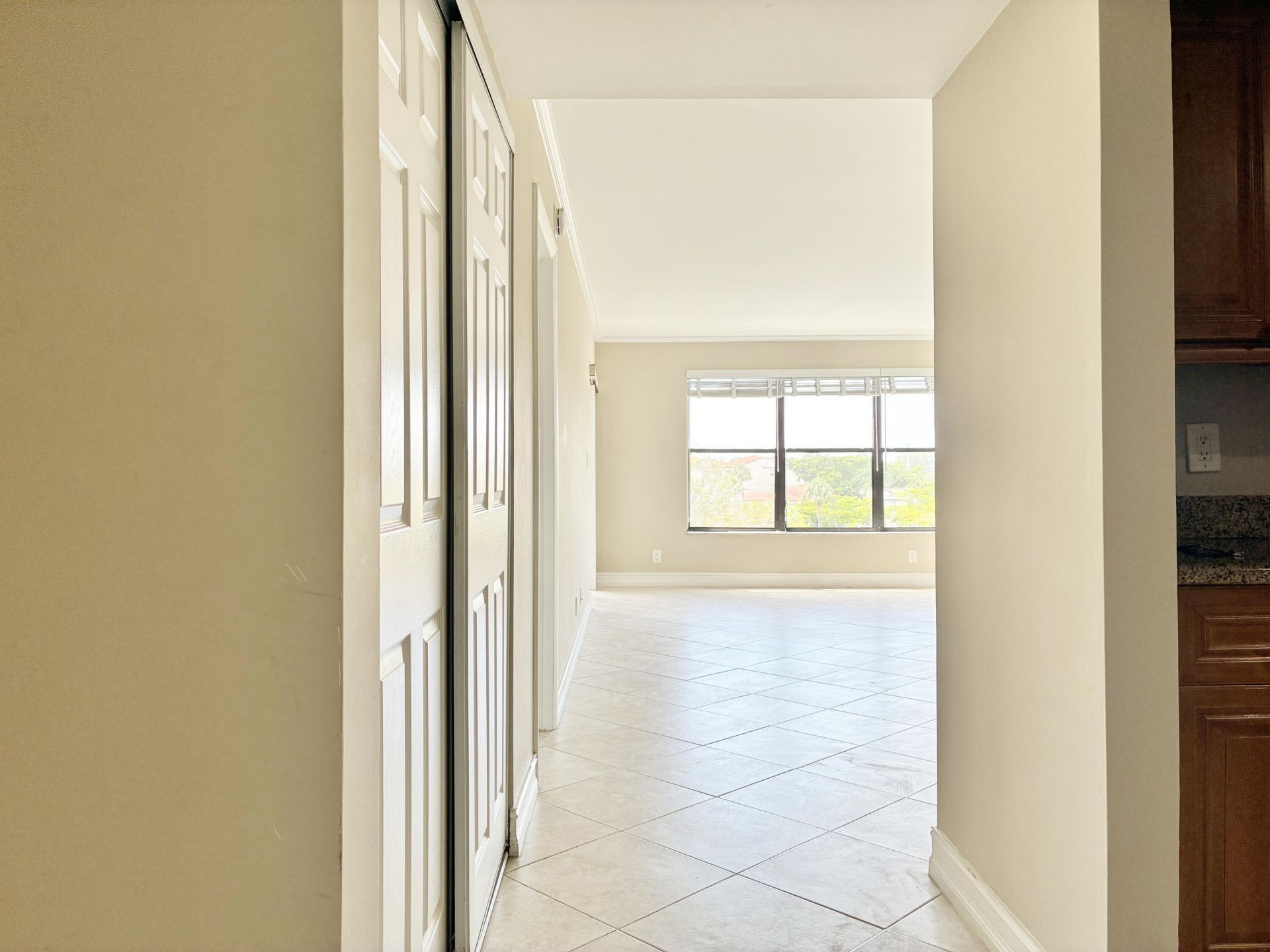 2306 S Cypress Bend Drive, Unit 420, Pompano Beach, FL 33069 Photo
