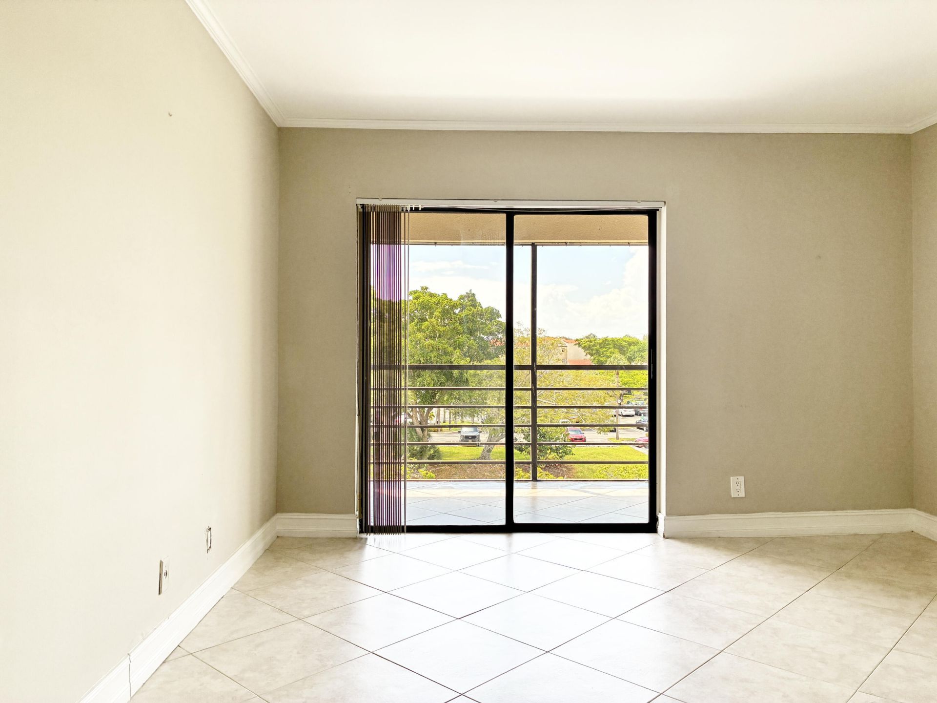 2306 S Cypress Bend Drive, Unit 420, Pompano Beach, FL 33069 Photo