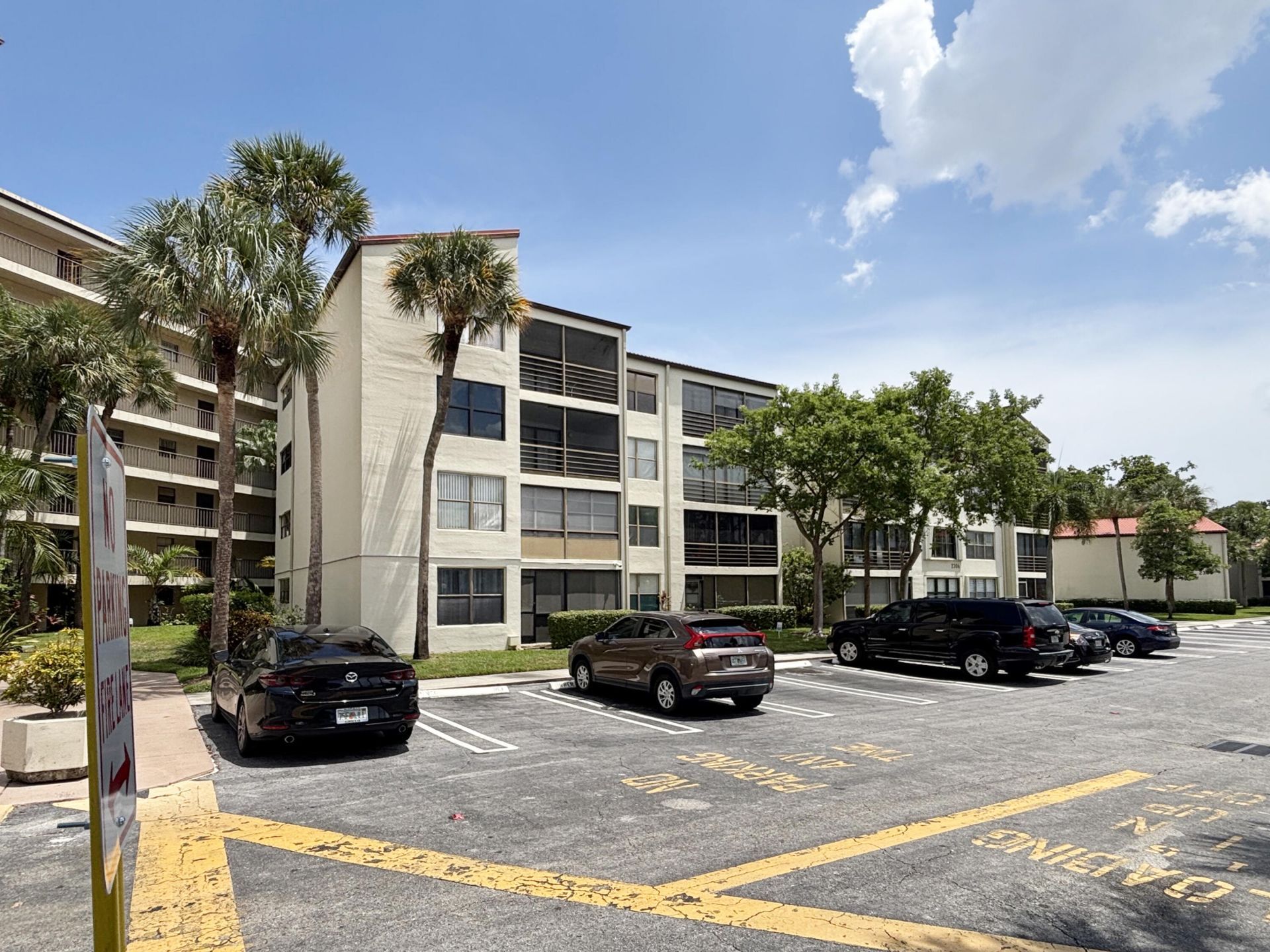 2306 S Cypress Bend Drive, Unit 420, Pompano Beach, FL 33069 Photo