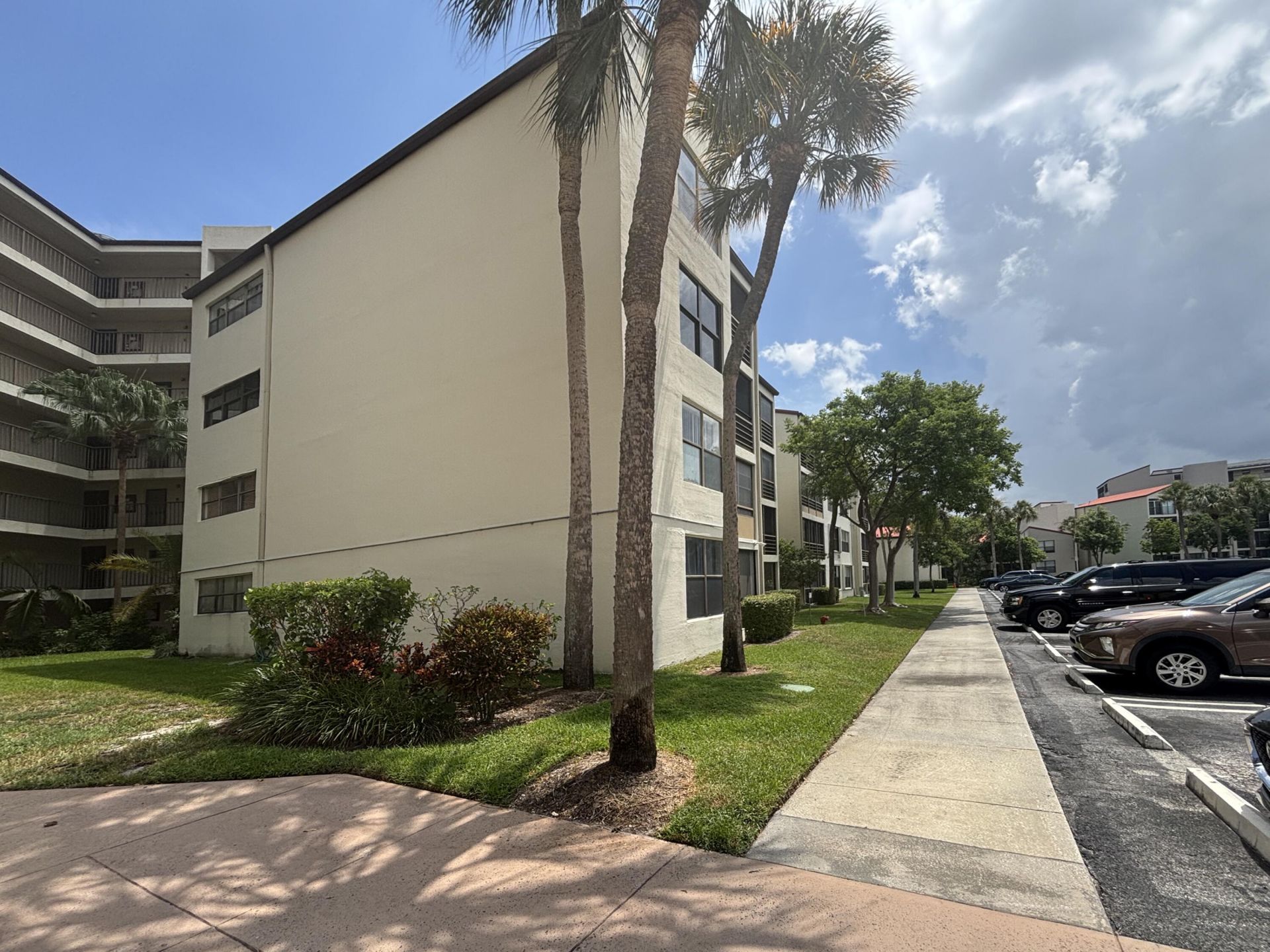 2306 S Cypress Bend Drive, Unit 420, Pompano Beach, FL 33069 Photo