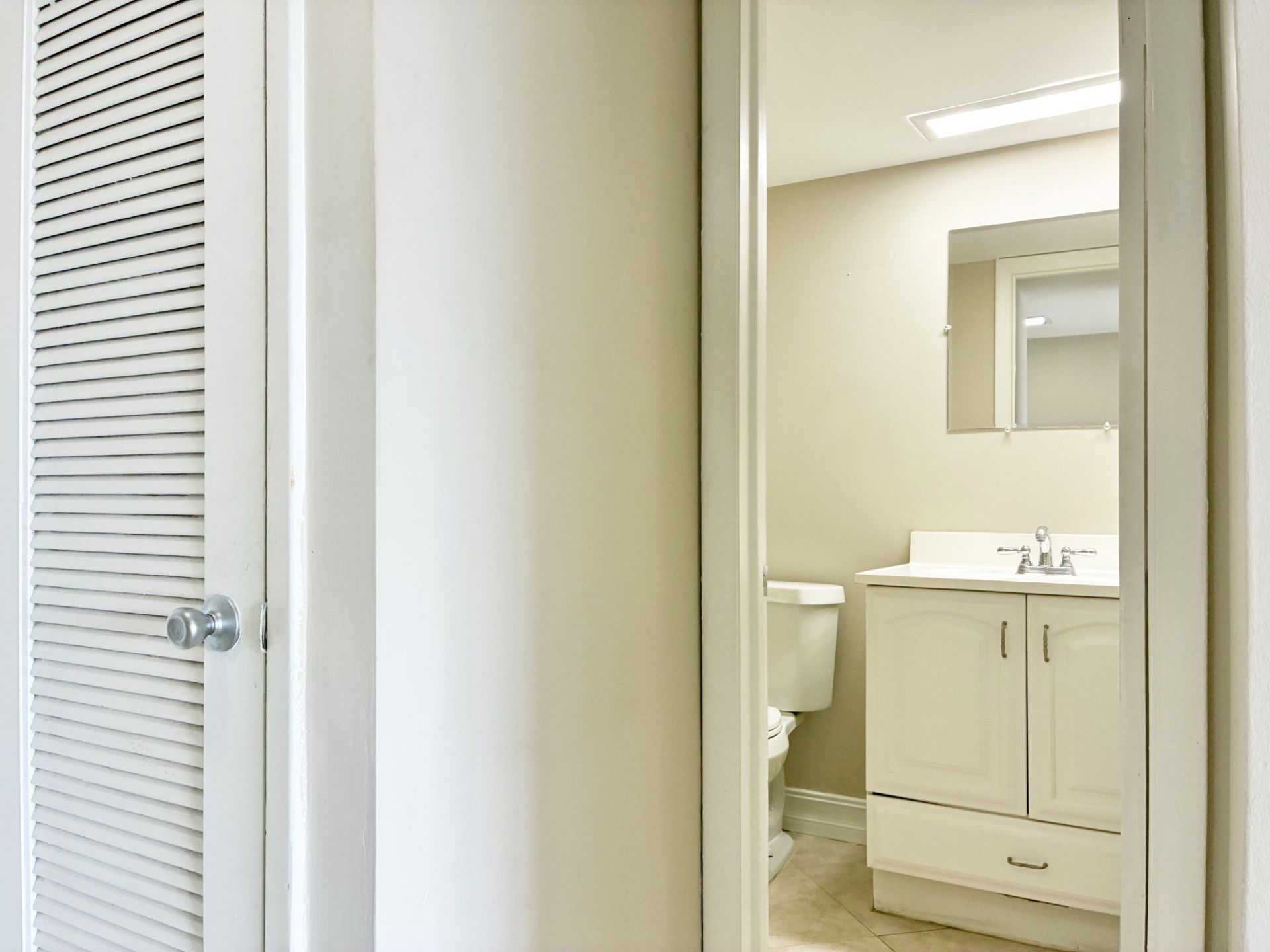 2306 S Cypress Bend Drive, Unit 420, Pompano Beach, FL 33069 Photo