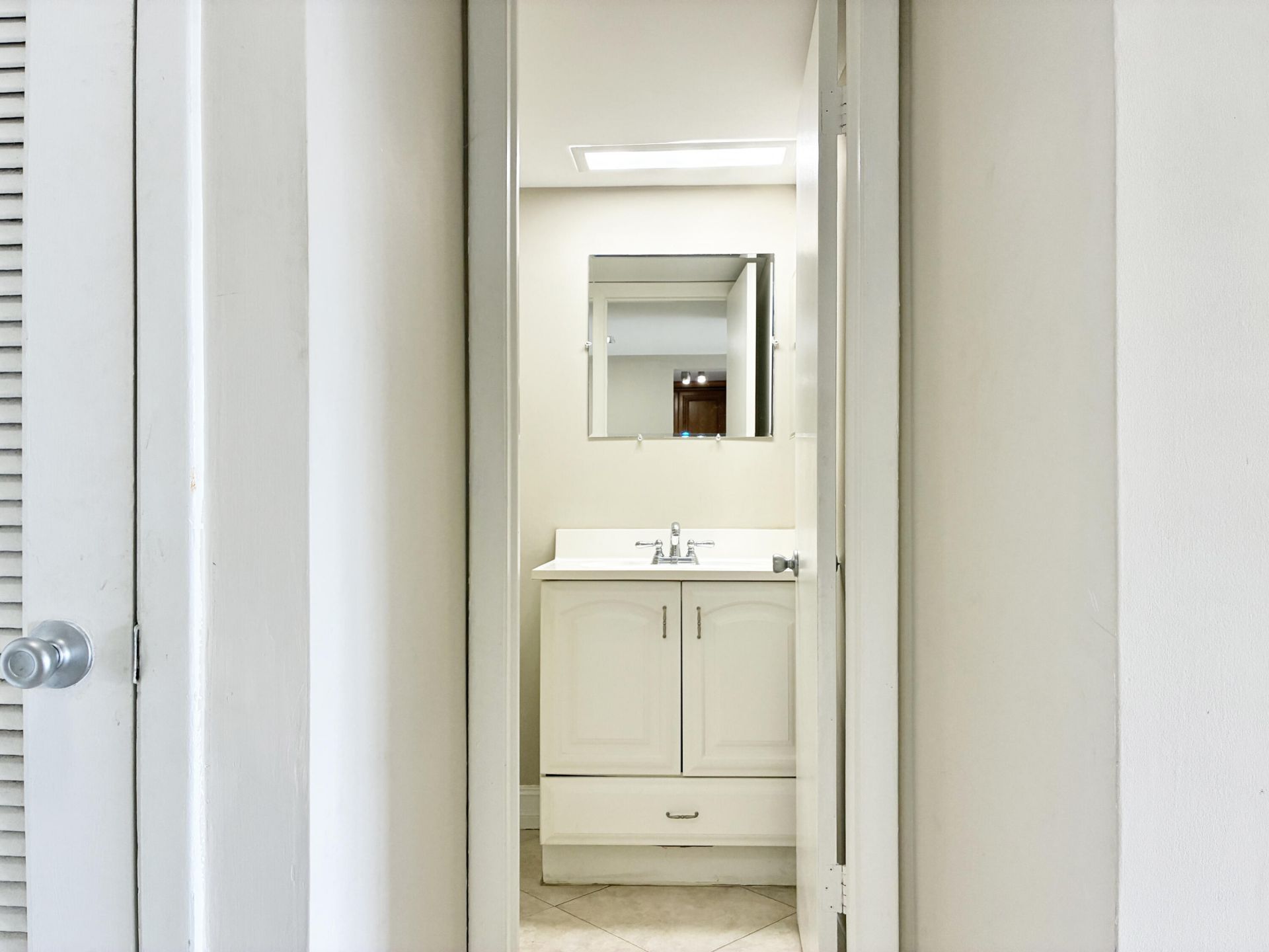 2306 S Cypress Bend Drive, Unit 420, Pompano Beach, FL 33069 Photo