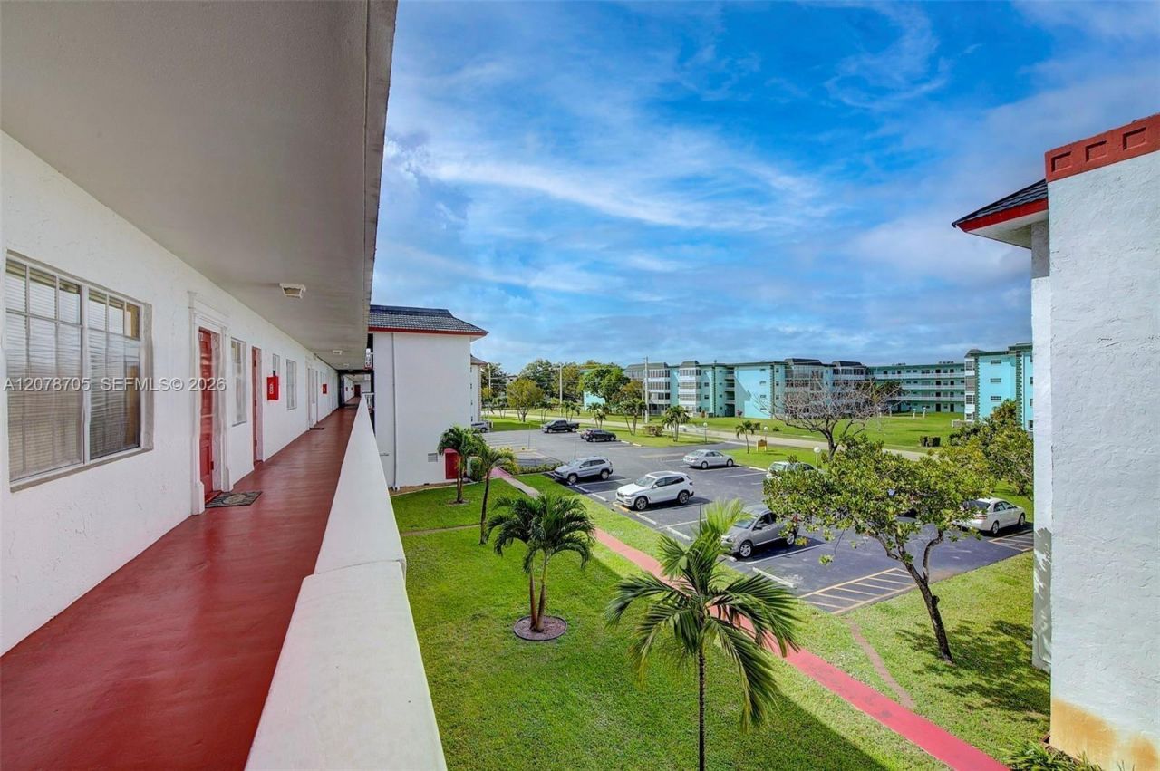 Please Call For Address, Unit 312, Lauderdale Lakes, FL 33319 Photo