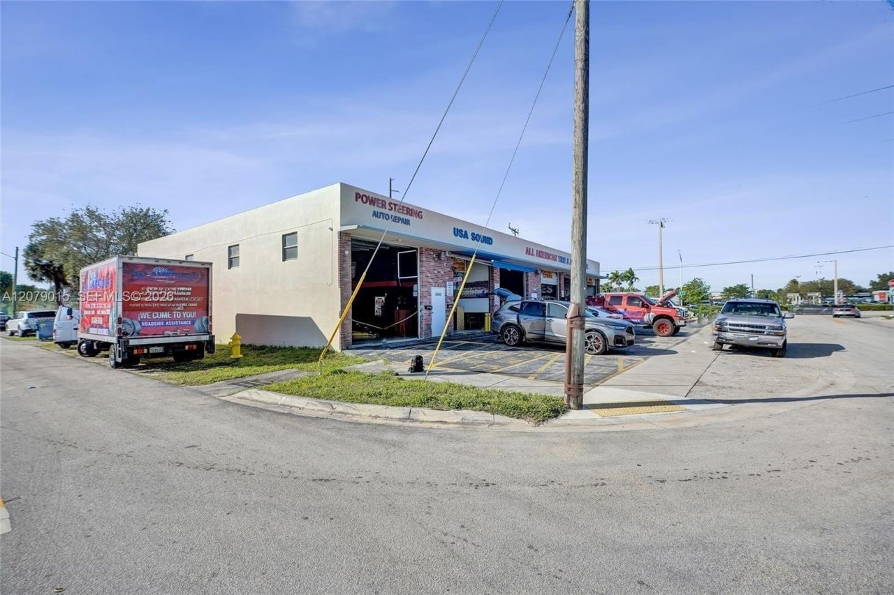 5960 SW 23rd St, West Park, FL 33023 Photo