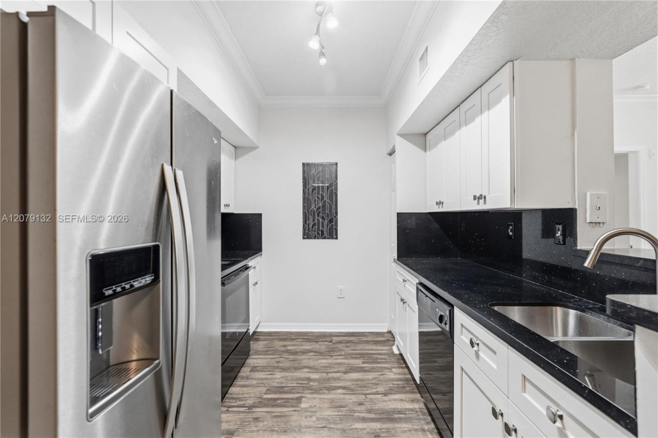 11701 SW 2nd St, Unit 5306, Pembroke Pines, FL 33025 Photo
