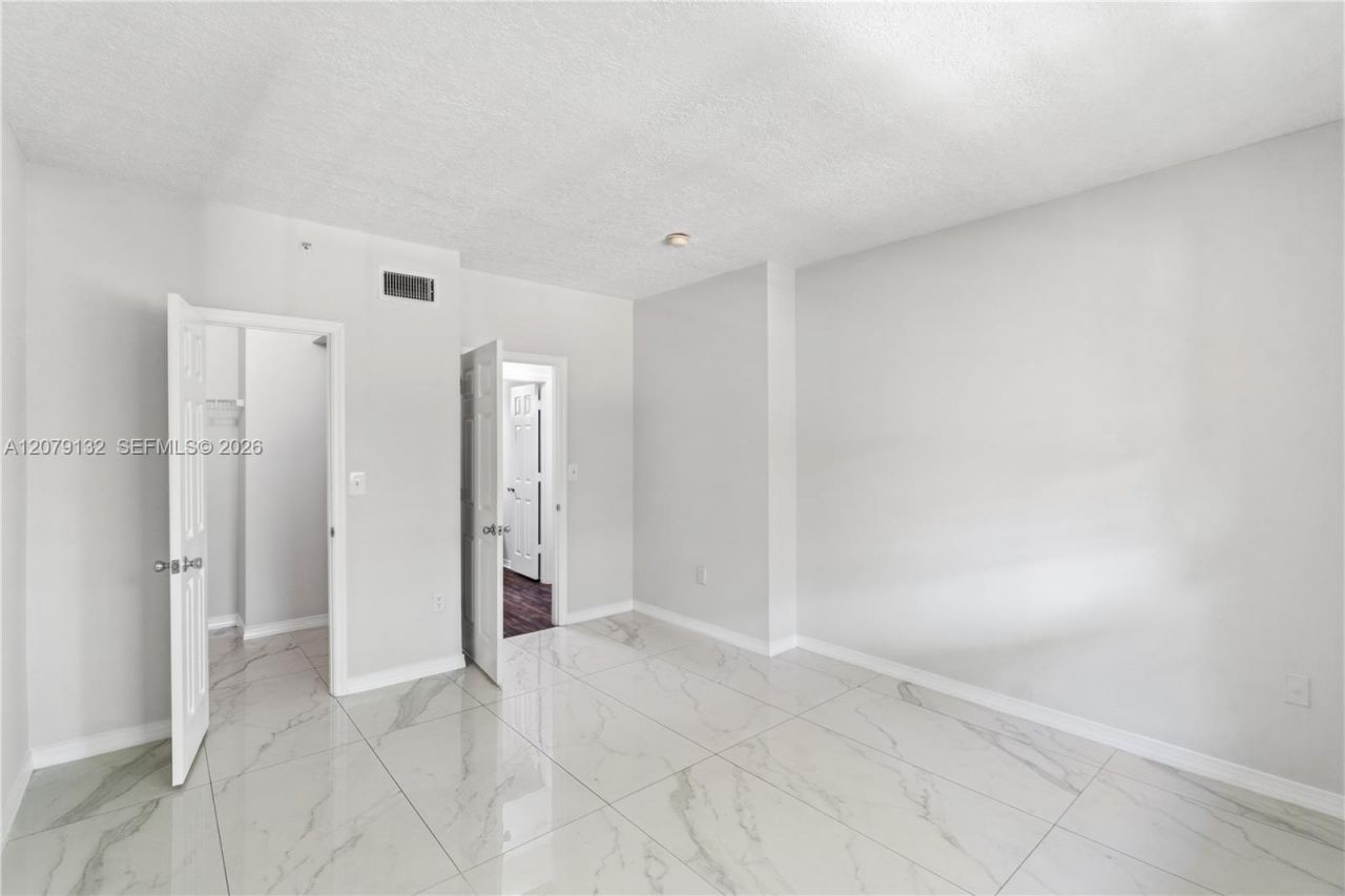 11701 SW 2nd St, Unit 5306, Pembroke Pines, FL 33025 Photo