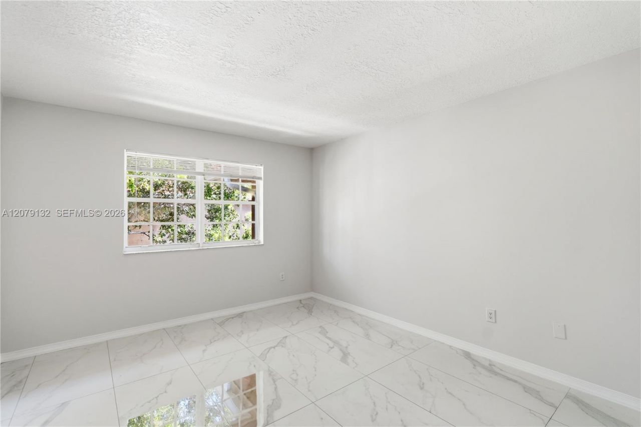 11701 SW 2nd St, Unit 5306, Pembroke Pines, FL 33025 Photo