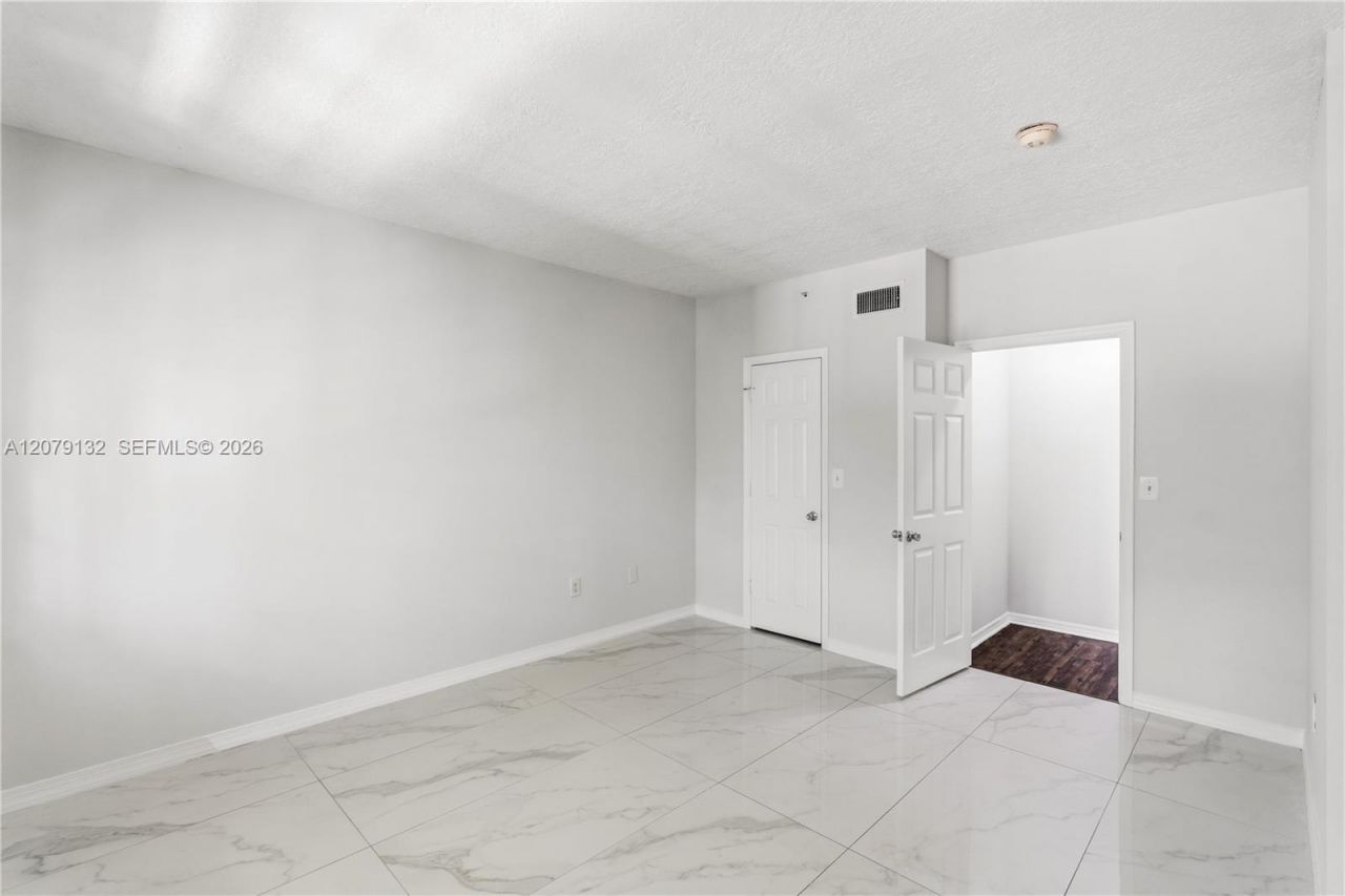 11701 SW 2nd St, Unit 5306, Pembroke Pines, FL 33025 Photo
