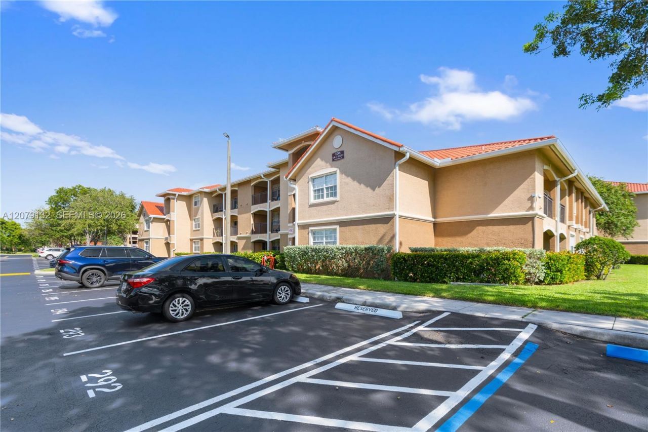 11701 SW 2nd St, Unit 5306, Pembroke Pines, FL 33025 Photo