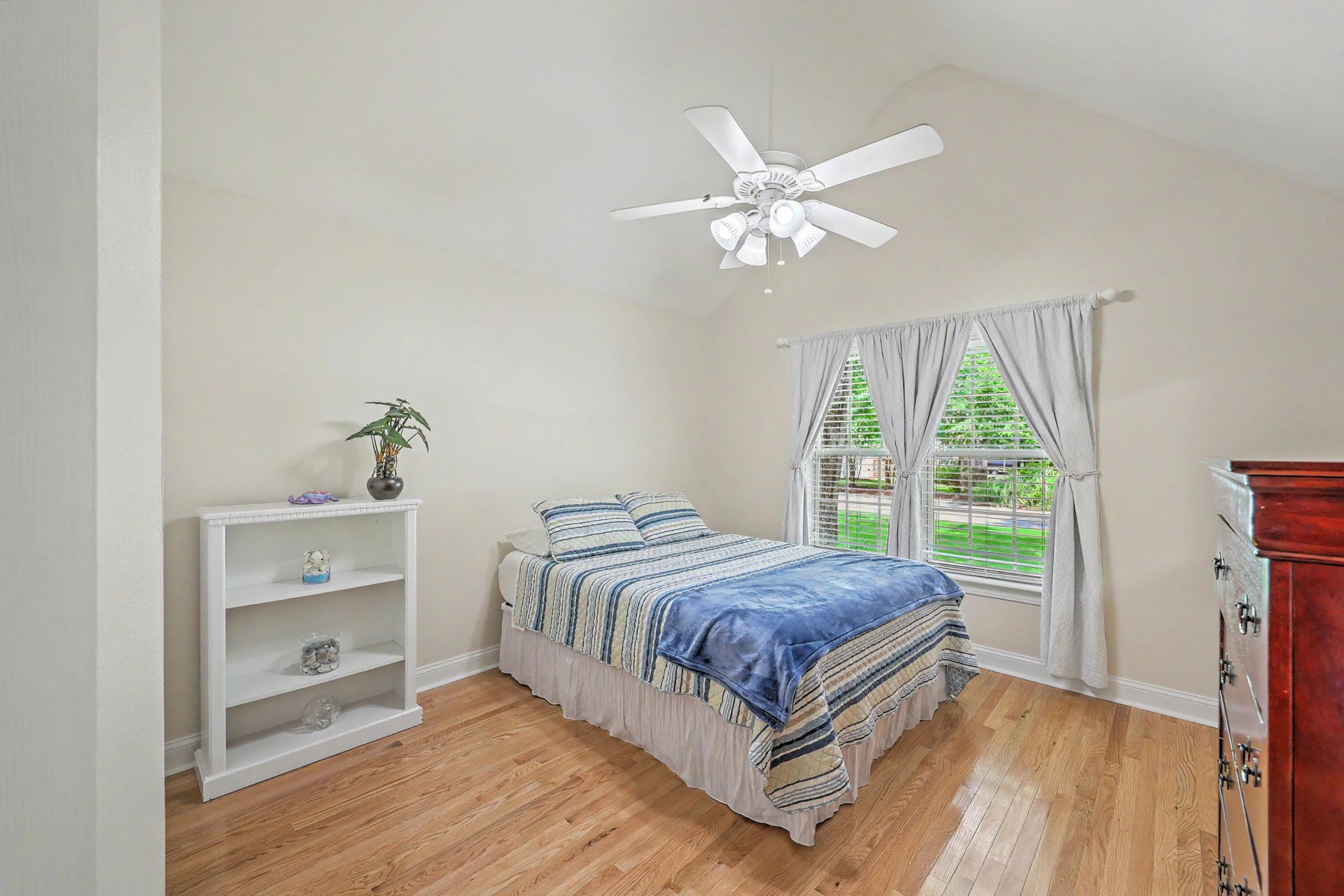 667 Fisherman's Bend Photo 14
