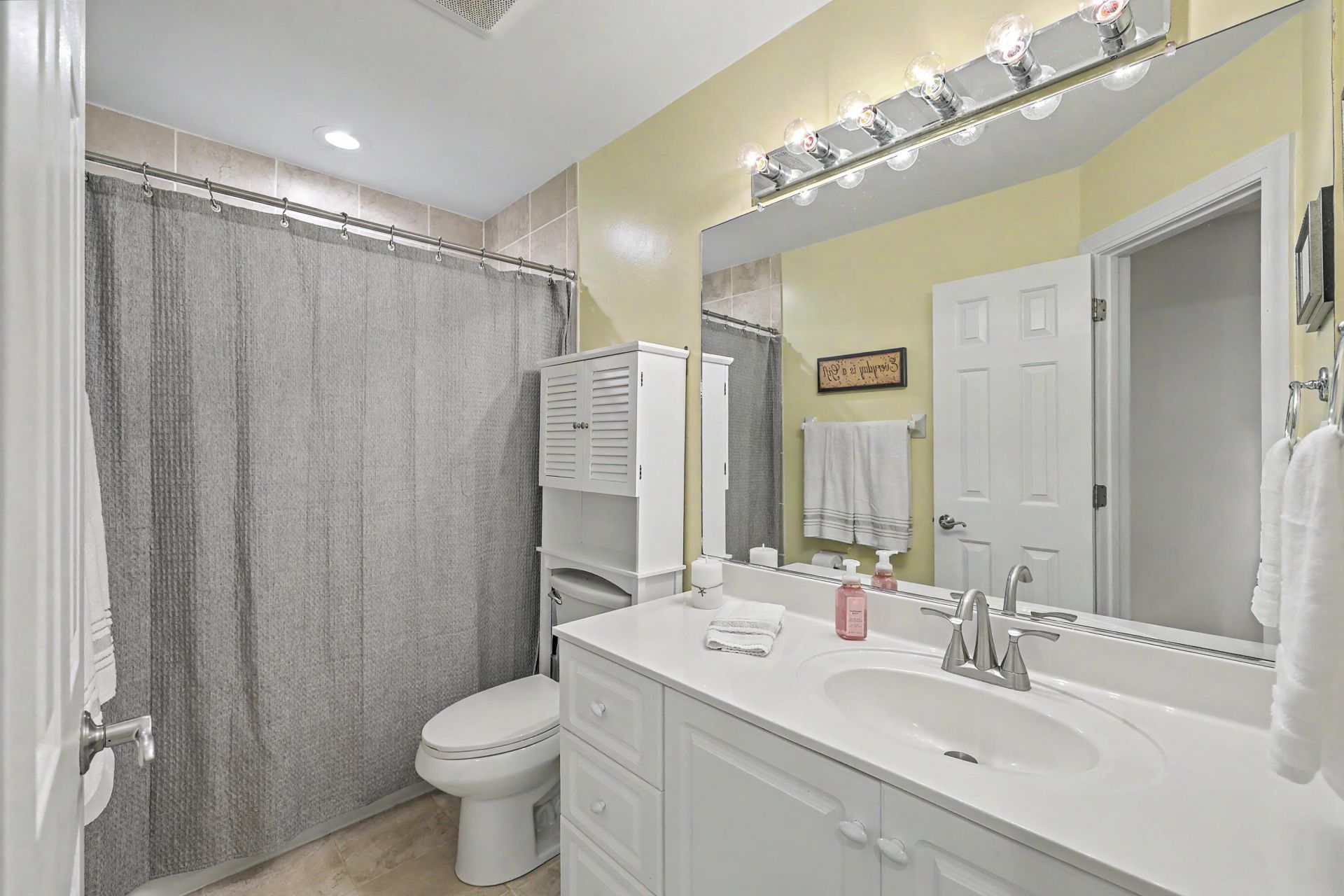 667 Fisherman's Bend Photo 15