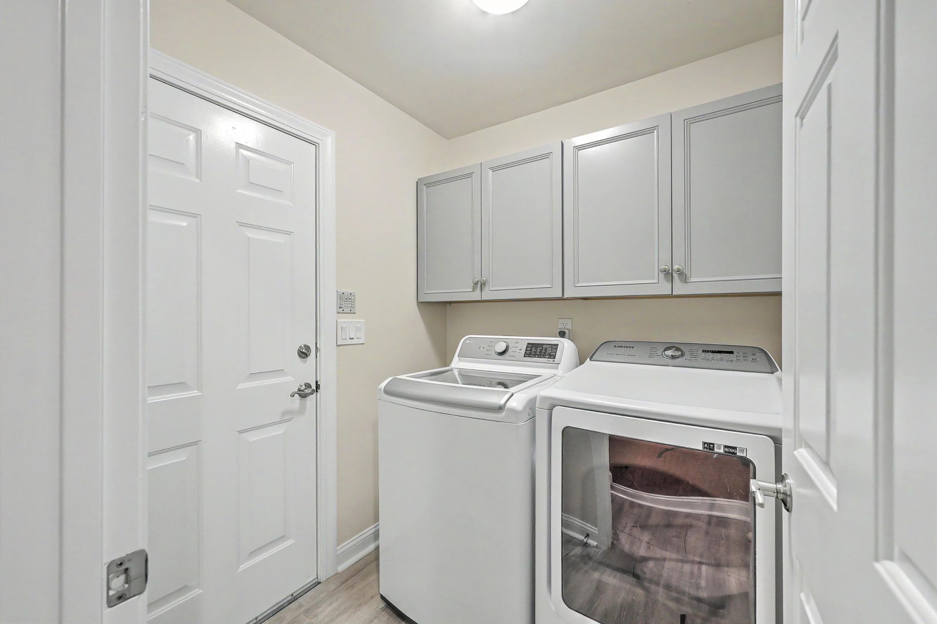 667 Fisherman's Bend Photo 17