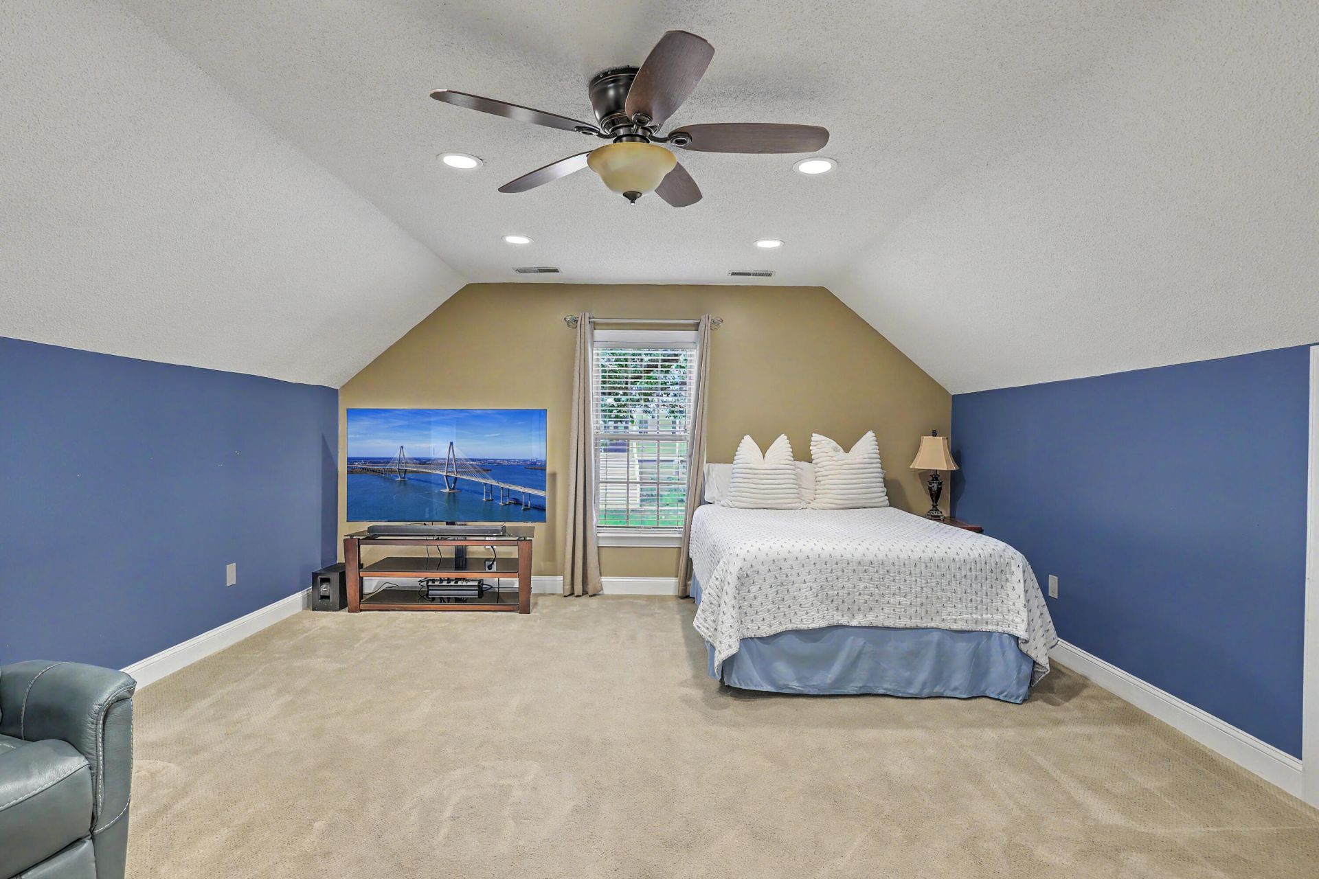 667 Fisherman's Bend Photo 18