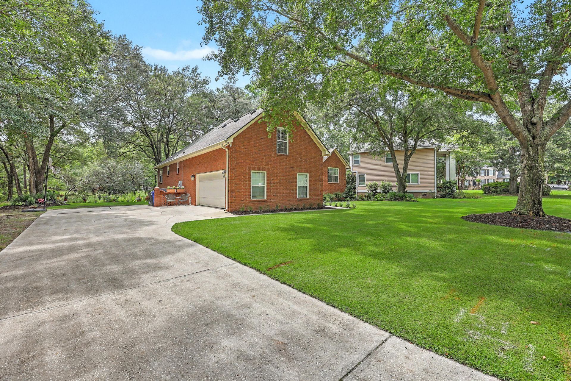 667 Fisherman's Bend Photo 23