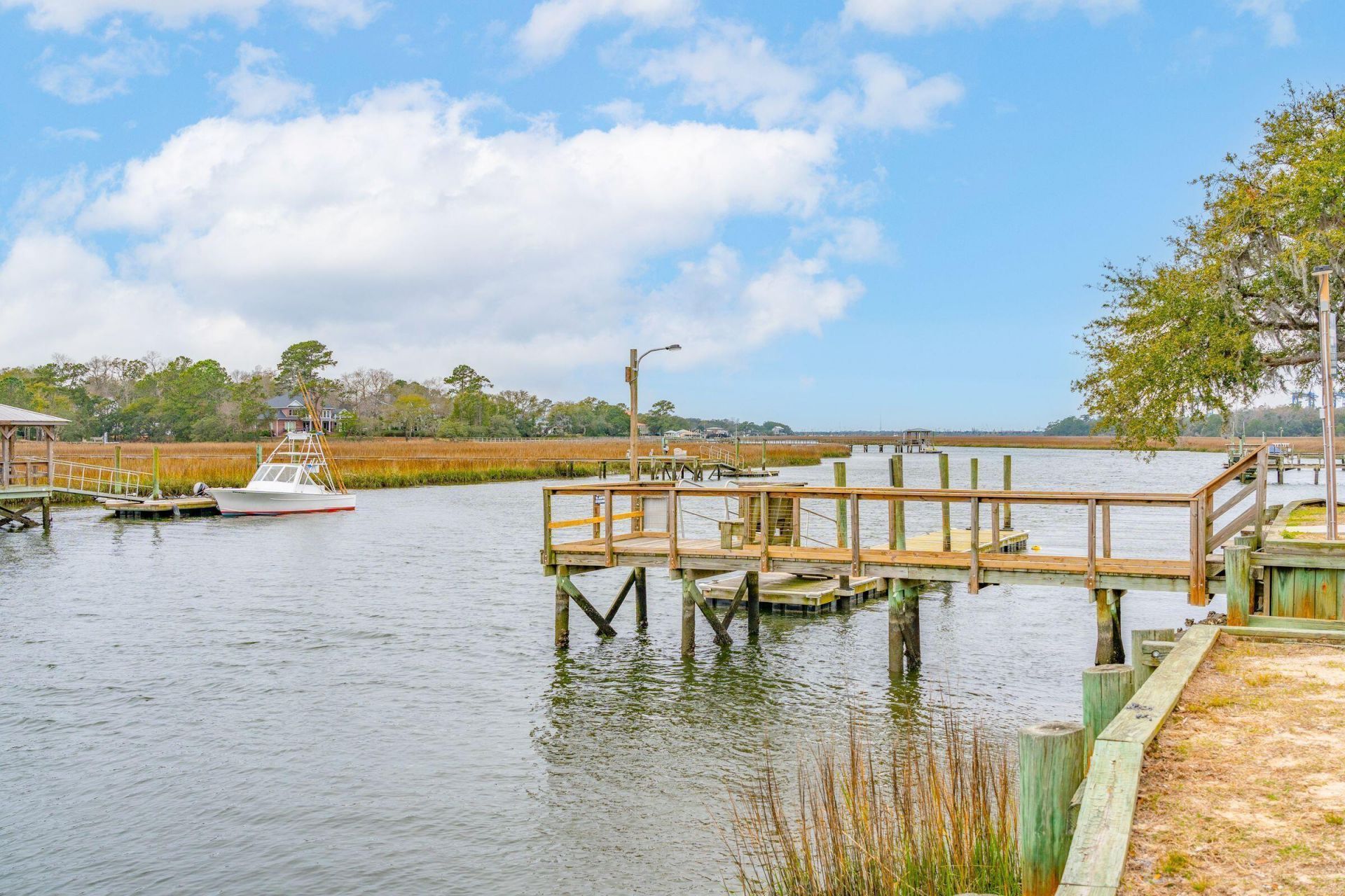 667 Fisherman's Bend Photo 29