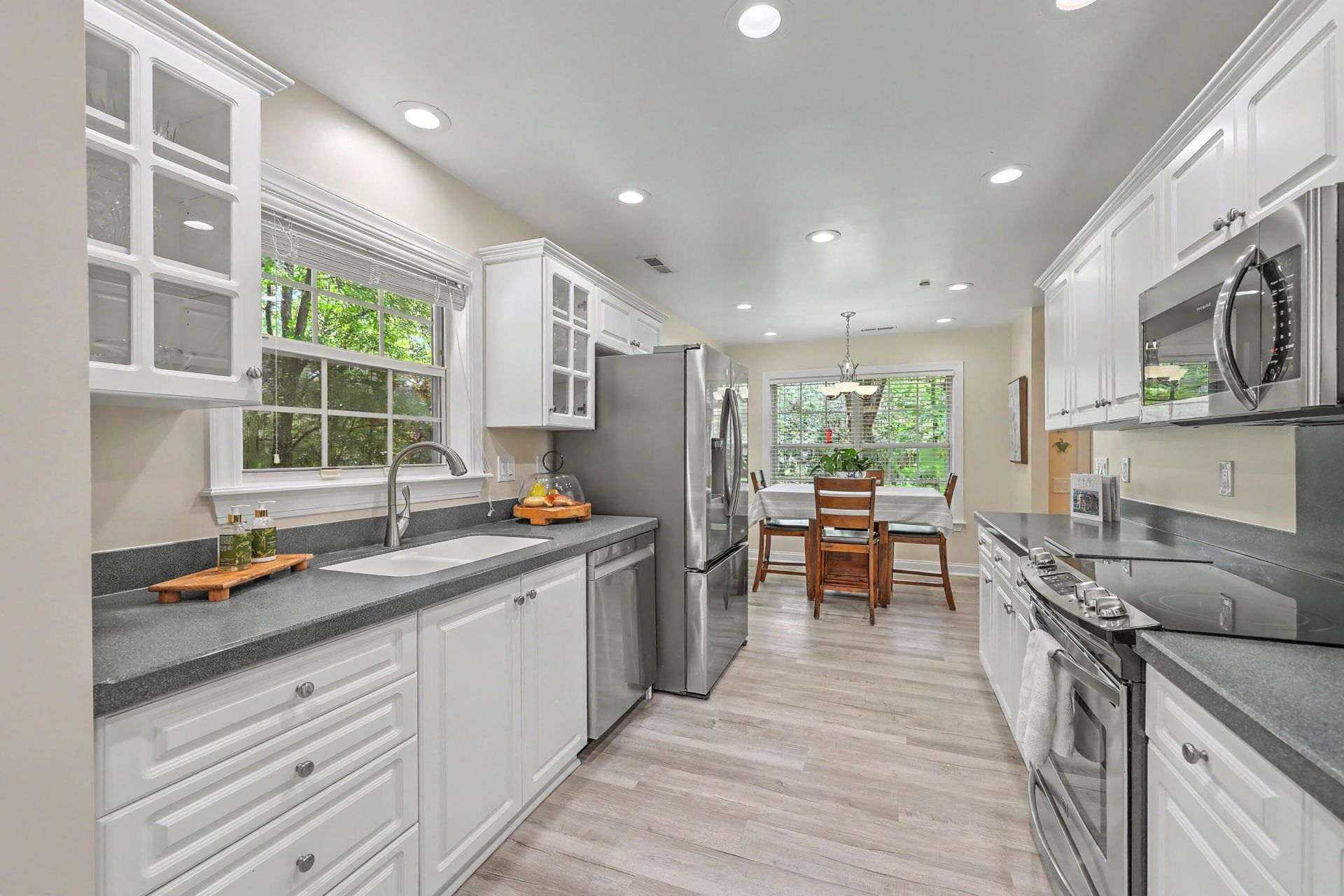 667 Fisherman's Bend Photo 9